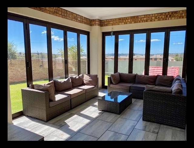 3 BEDROOM HOUSE FOR SALE IN RUIMSIG